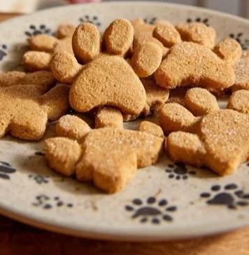 Chewy French toast cookies with cinnamon and maple flavors on a plate.