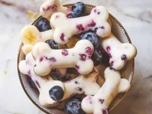 Frozen banana and berry dog treats for pets