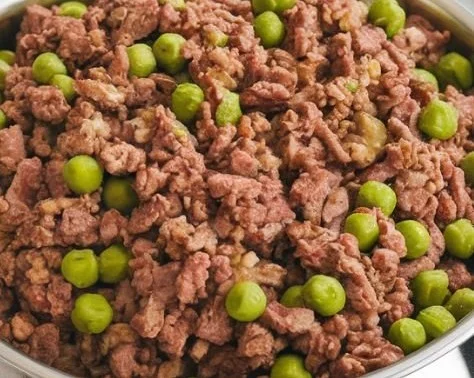 High-quality Beef and Pea dog food for balanced nutrition