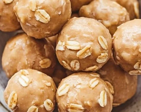 Healthy homemade peanut butter oat balls for dogs