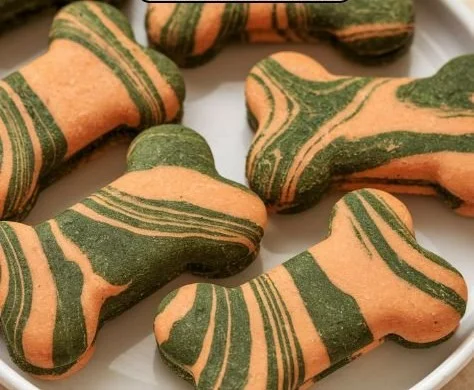 Homemade spinach and carrot dog treats for healthy canine snacks