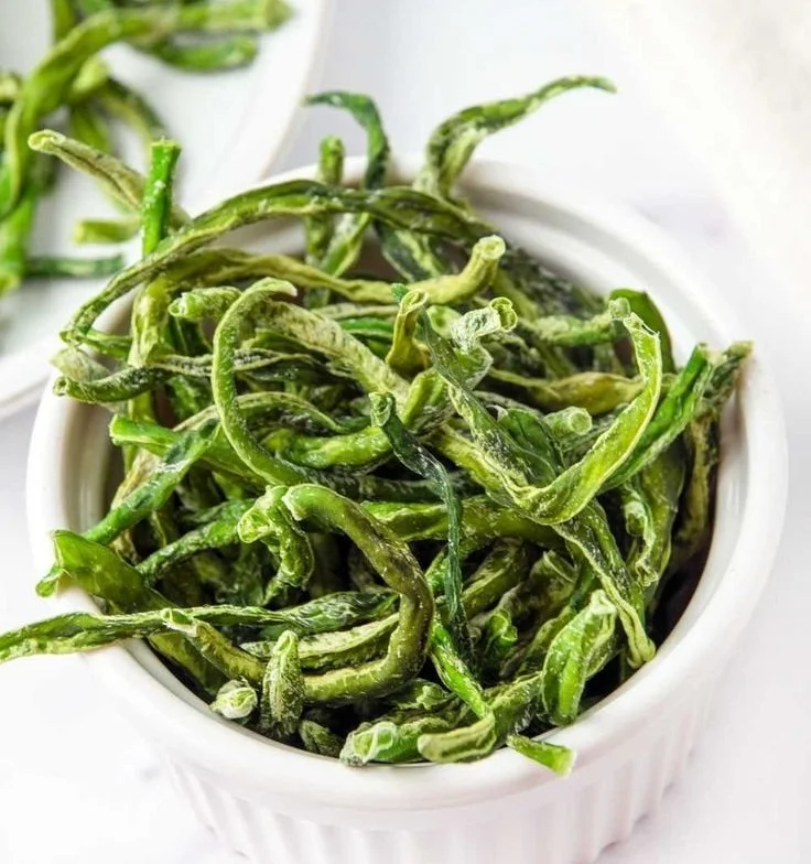 Dehydrated green beans for dogs, a healthy snack option.