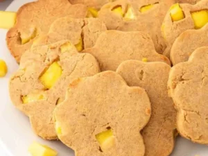Delicious homemade mango dog treats for your pet.