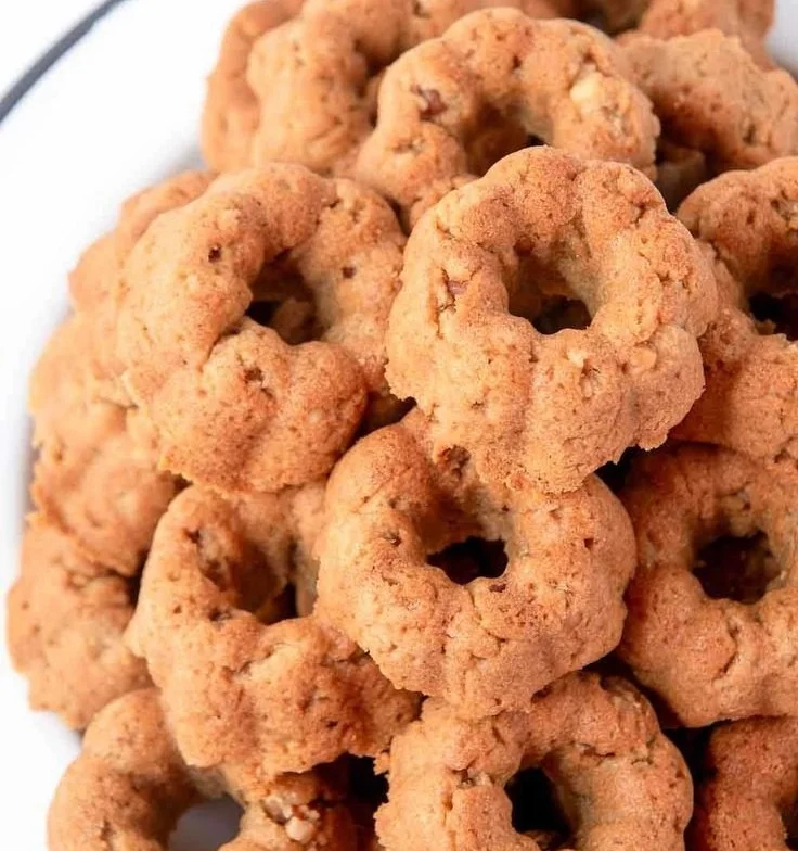 Mini peanut butter bundt cakes designed for dogs, healthy and tasty treats