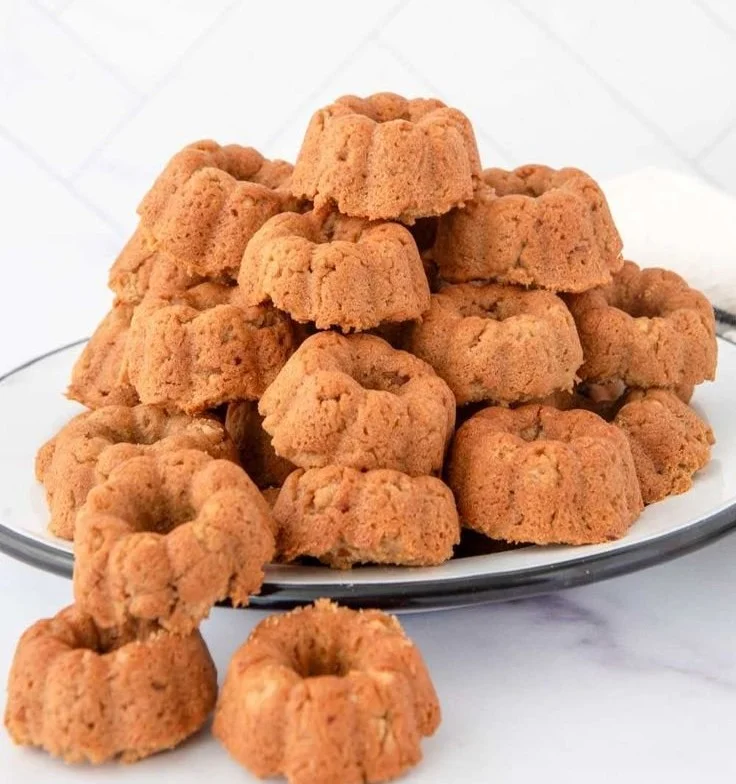 Mini Peanut Butter Bundt Cakes for dogs, perfect homemade treats