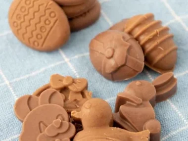 A plate of colorful no-bake Easter dog treats for dogs