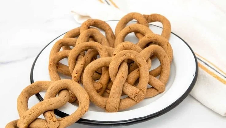 Healthy pretzels for dogs - tasty and safe treats for your furry friend.
